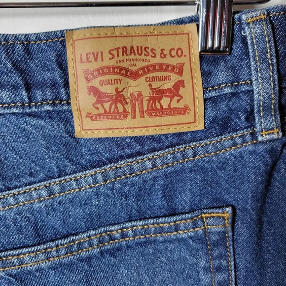 Levi's Asymmetrical Denim Skirt | Fall Denim Skirt | Levi's Skirt | Size… - Picture 8 of 8